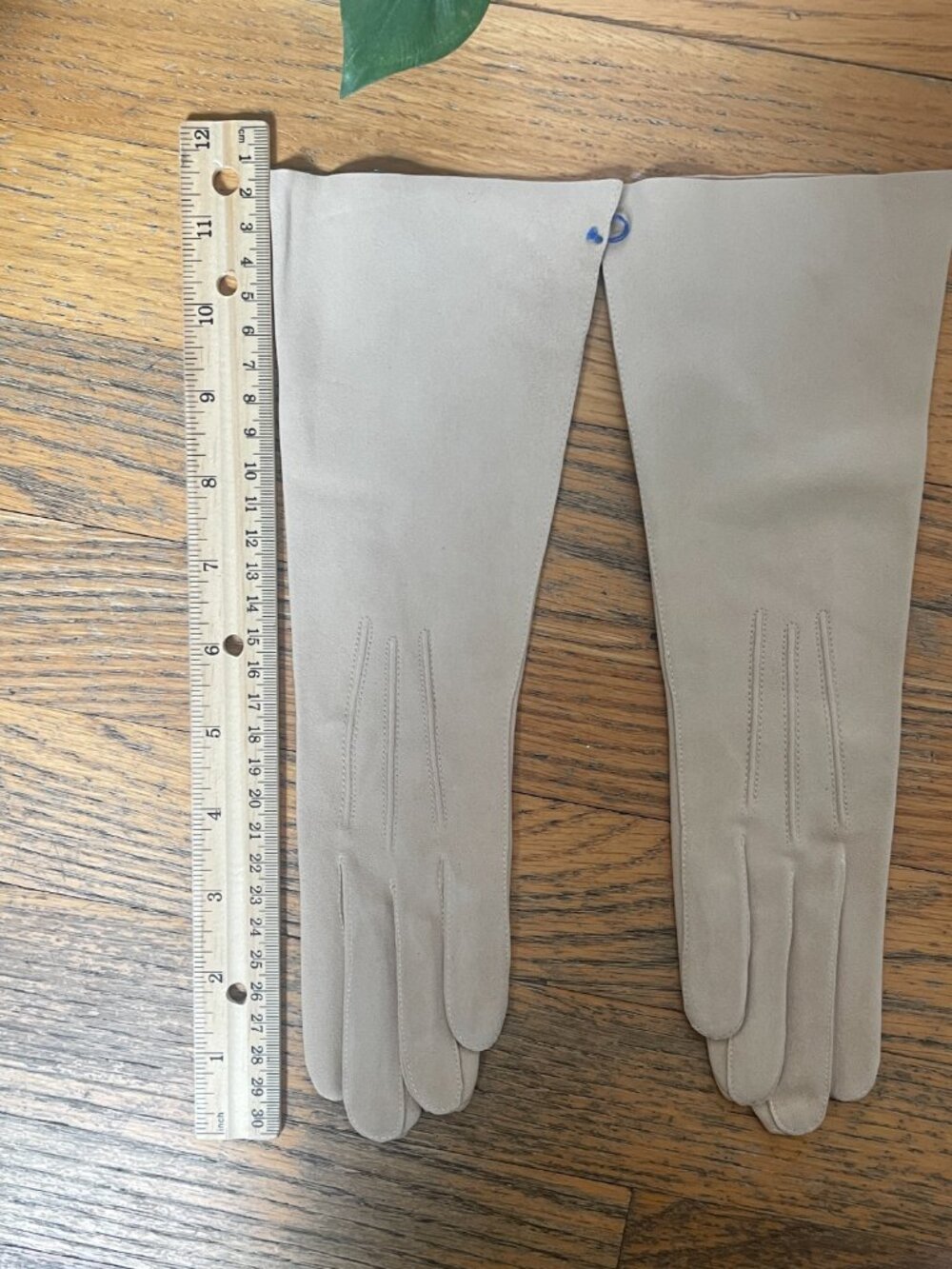 Vintage Kislav Gloves Suede Tan Size 6 11" NWT Made in France - Picture 7 of 11